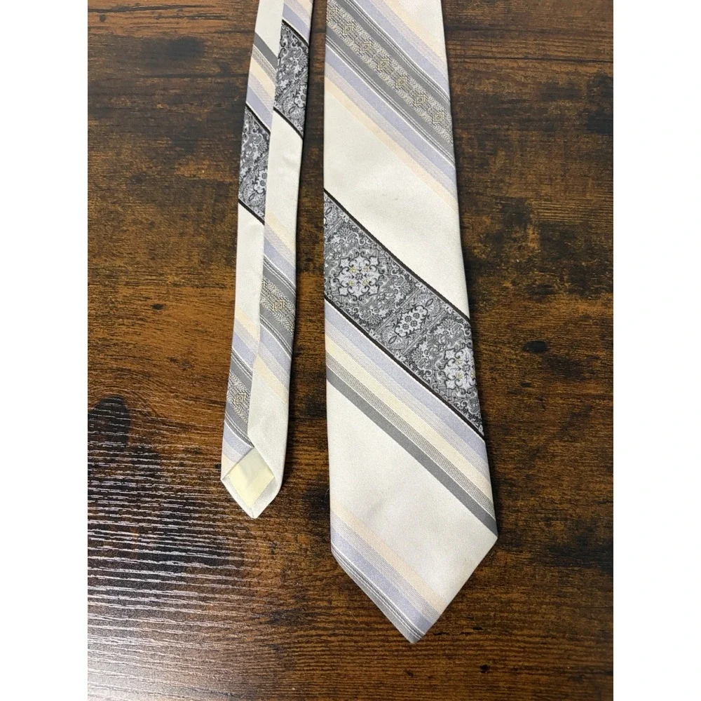 Vintage Richman Brothers Slim Necktie Tie Ivory Blue Black Striped‎ 57